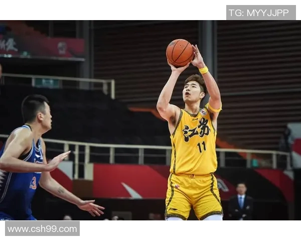 吴冠希：从篮球新星到赛场领袖的成长之路与未来展望